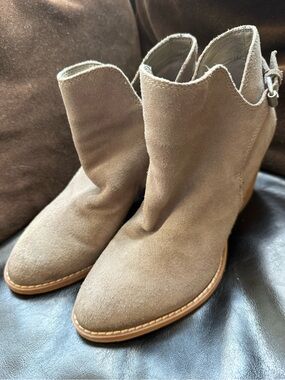 Sam Edelman Miriam Bootie Size 7